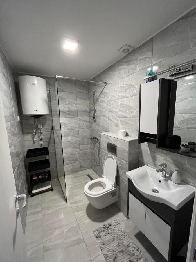 Apartmani Stari Aerodrom Ποντγορίτσα Εξωτερικό φωτογραφία
