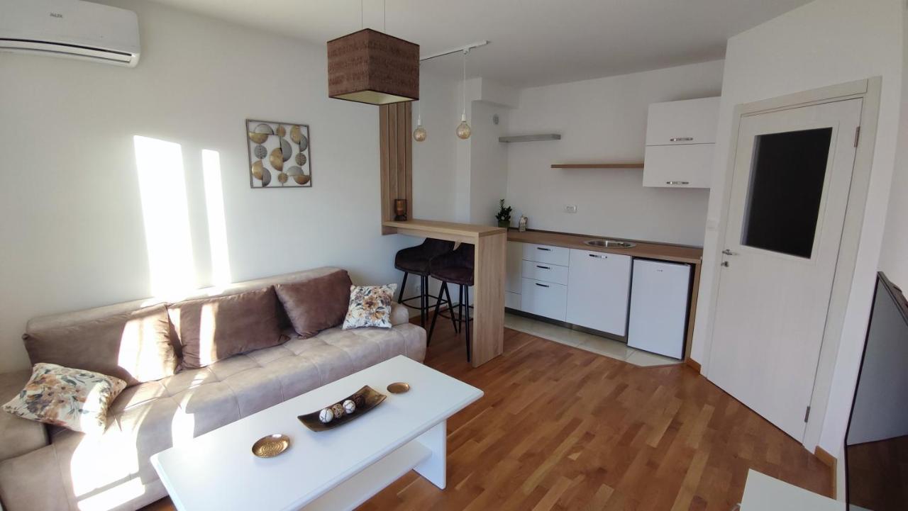 Apartmani Stari Aerodrom Ποντγορίτσα Εξωτερικό φωτογραφία